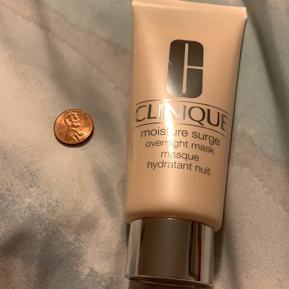 3.4oz Moisture Surge overnight mask